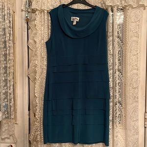 💥😍JRIBKOFF SZ14 GREEN DRESS WITH 7 lLAYERS RUFFLES IN FFONT & BACK.